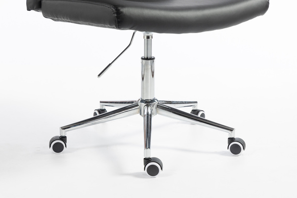 HR150K Fekete Modern Műbőr Szék Krómozott lábbal