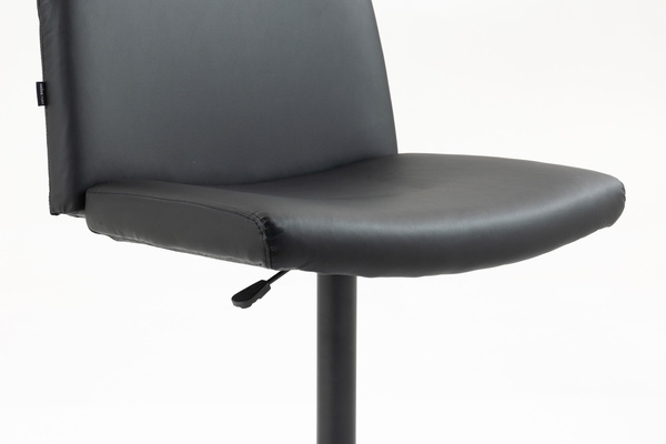 HR150W Fekete Modern Műbőr Szék Fekete lábbal